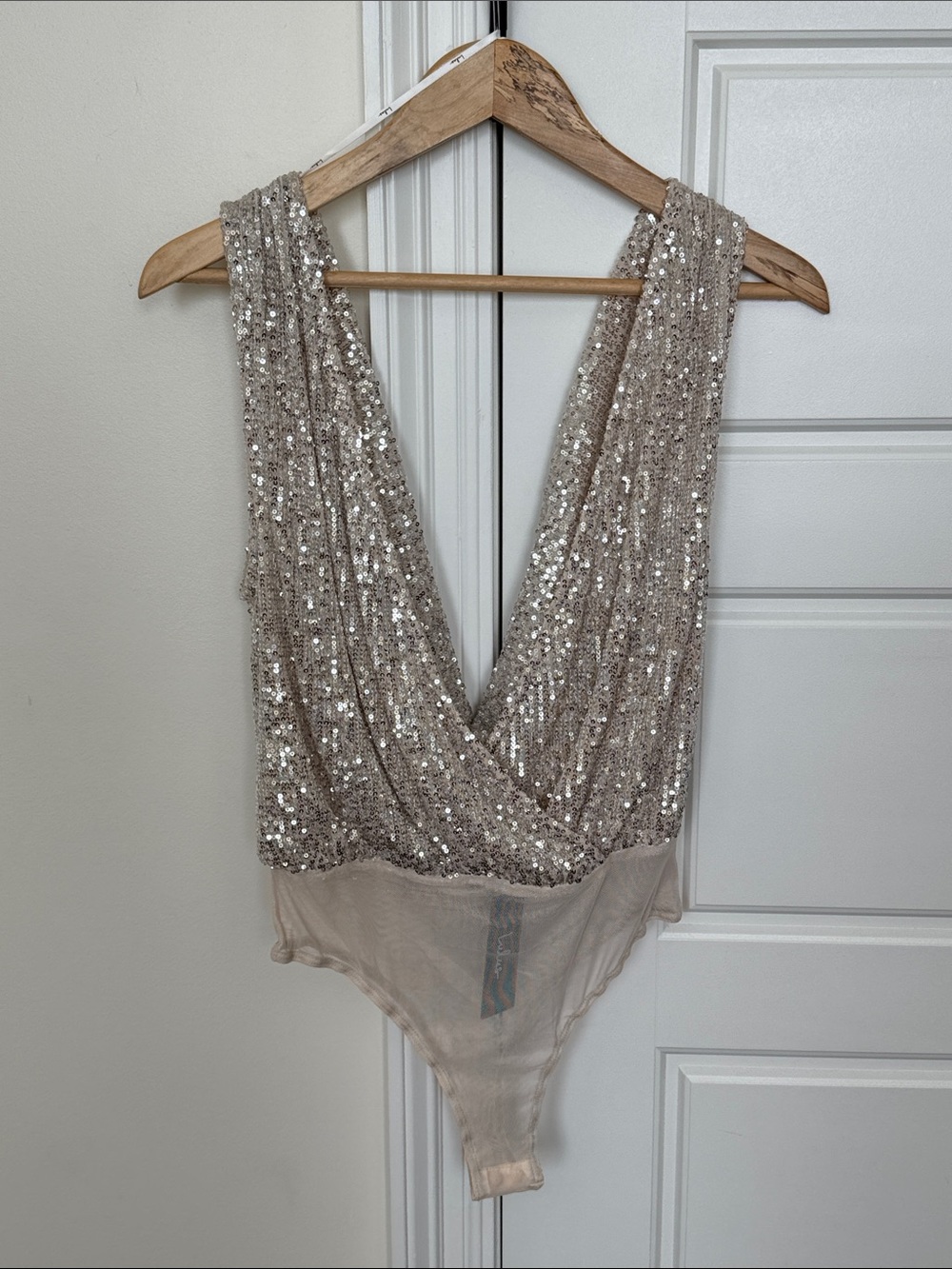 NEW Lulus Plunge Neckline Drapes Back Sequin Bodysuit Nude & Silver Formal Top